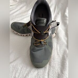 On Running Men's Green and Black Athletic Shoes